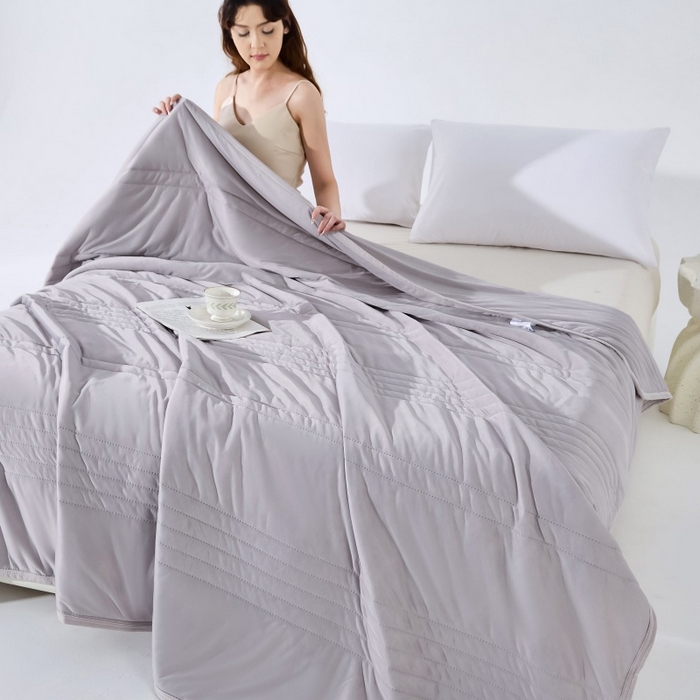 91家纺网 家纺一手货源 找家纺 天之悦家纺 2026跨境外贸可机洗水洗A类夏被冰淇淋凉感丝空调被子被芯夏凉被 浅灰（条纹款）