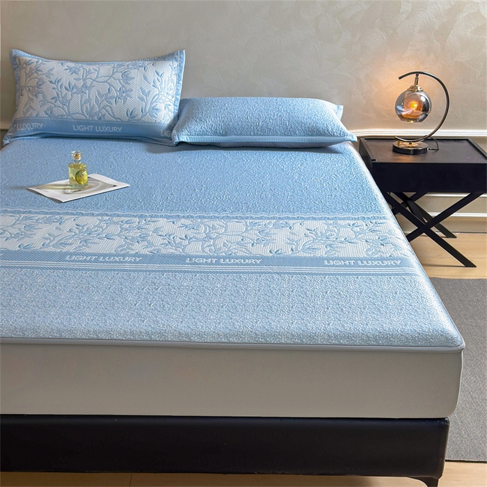 91家纺网 家纺一手货源 找家纺 慕木家纺 2026新款高端复合三明治PE乙纶提花610克冰豆豆凉席欧洛菲系列（提供买家秀） 欧洛菲-蓝床笠款