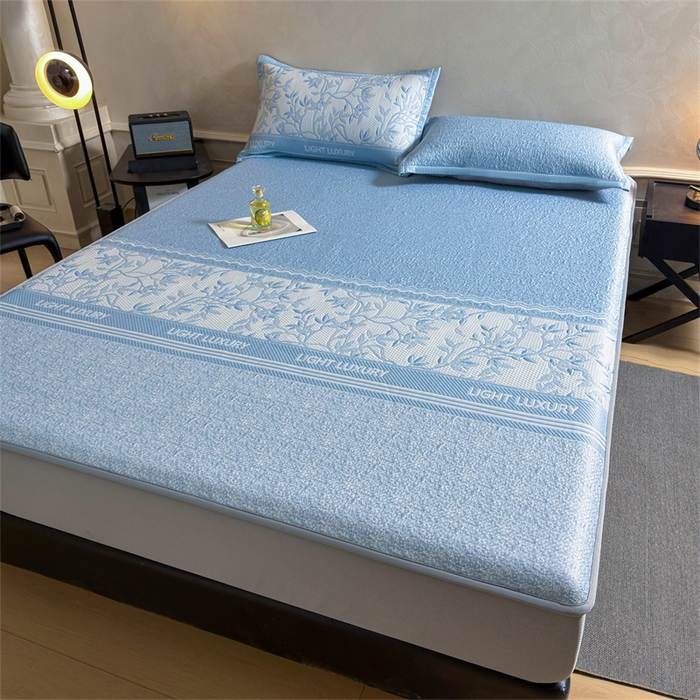 91家纺网 家纺一手货源 找家纺 慕木家纺 2026新款高端复合三明治PE乙纶提花610克冰豆豆凉席欧洛菲系列（提供买家秀） 欧洛菲-蓝床笠款