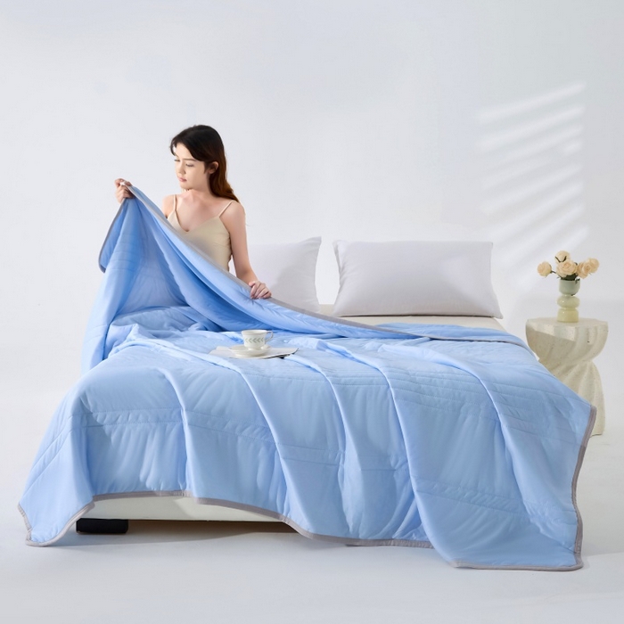 91家纺网 家纺一手货源 找家纺 天之悦家纺 2026跨境外贸可机洗水洗A类夏被冰淇淋凉感丝空调被子被芯夏凉被 云天蓝（条纹款）