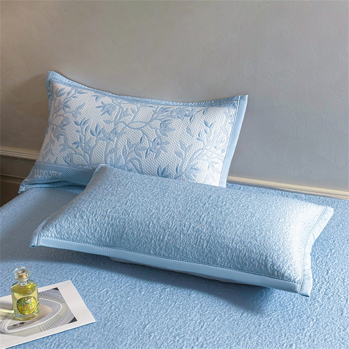 91家纺网 家纺一手货源 找家纺 慕木家纺 2026新款高端复合三明治PE乙纶提花610克冰豆豆凉席欧洛菲系列（提供买家秀） 欧洛菲-蓝床笠款