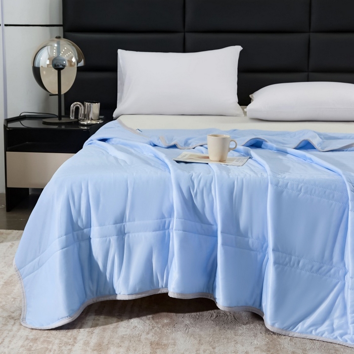 91家纺网 家纺一手货源 找家纺 天之悦家纺 2026跨境外贸可机洗水洗A类夏被冰淇淋凉感丝空调被子被芯夏凉被 云天蓝（条纹款）