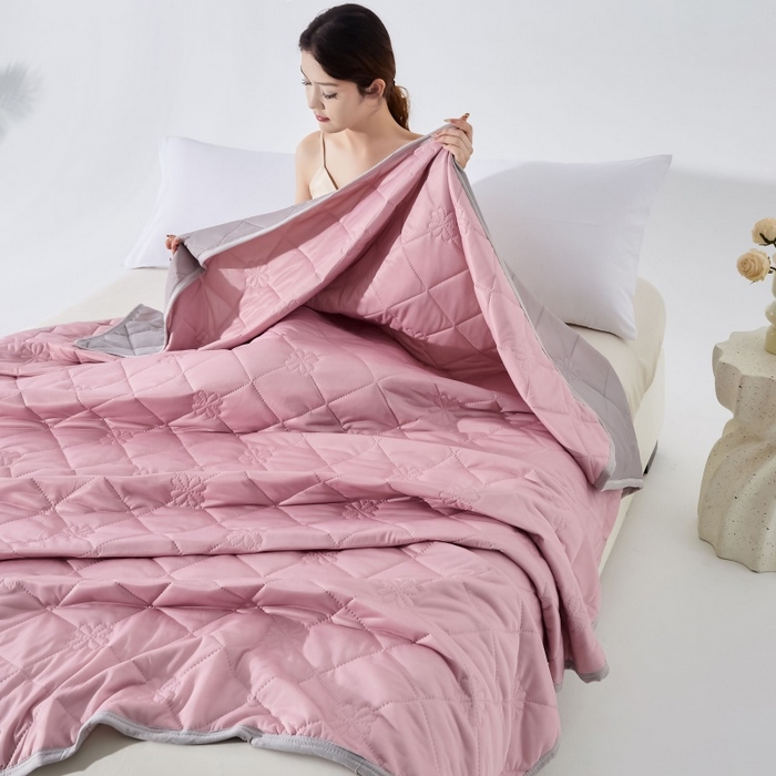 91家纺网 家纺一手货源 找家纺 天之悦家纺 2026跨境外贸可机洗水洗A类夏被冰淇淋凉感丝空调被子被芯夏凉被 豆沙色配灰色（花纹款）