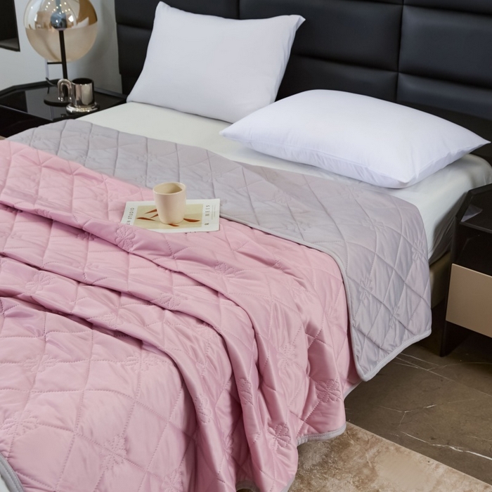 91家纺网 家纺一手货源 找家纺 天之悦家纺 2026跨境外贸可机洗水洗A类夏被冰淇淋凉感丝空调被子被芯夏凉被 豆沙色配灰色（花纹款）