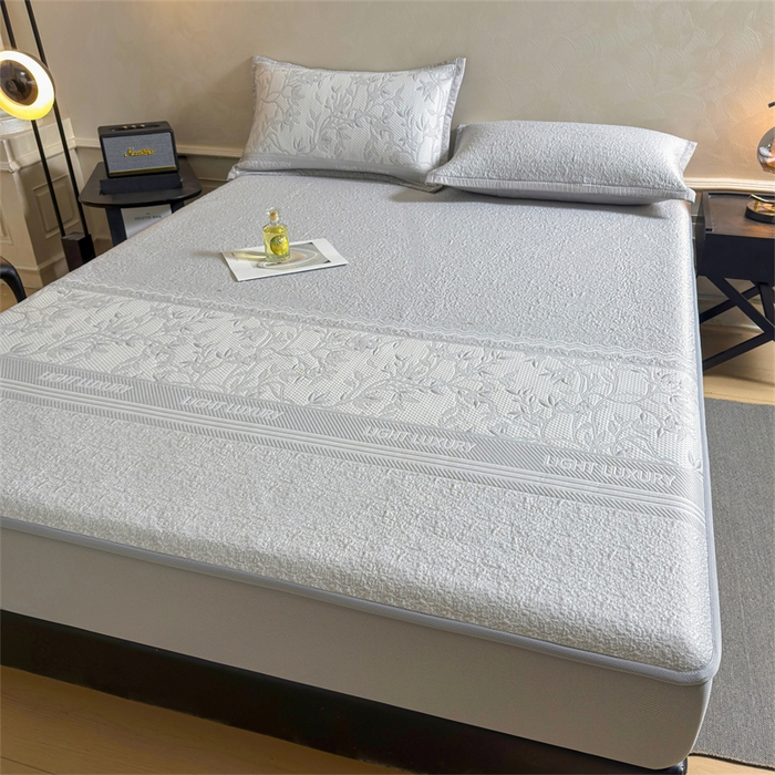 91家纺网 家纺一手货源 找家纺 慕木家纺 2026新款高端复合三明治PE乙纶提花610克冰豆豆凉席欧洛菲系列（提供买家秀） 欧洛菲-灰床笠款