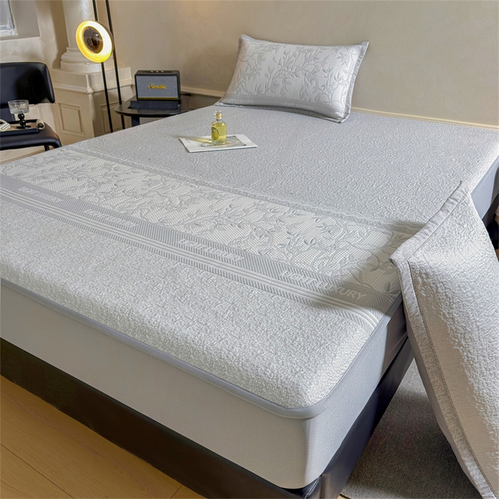 91家纺网 家纺一手货源 找家纺 慕木家纺 2026新款高端复合三明治PE乙纶提花610克冰豆豆凉席欧洛菲系列（提供买家秀） 欧洛菲-灰床笠款