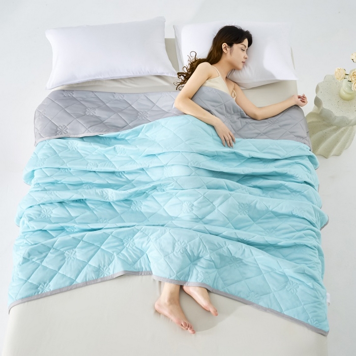 91家纺网 家纺一手货源 找家纺 天之悦家纺 2026跨境外贸可机洗水洗A类夏被冰淇淋凉感丝空调被子被芯夏凉被 湖绿色配灰色（花纹款）