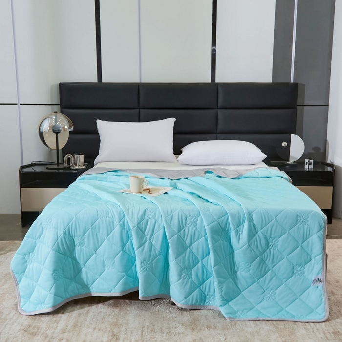 91家纺网 家纺一手货源 找家纺 天之悦家纺 2026跨境外贸可机洗水洗A类夏被冰淇淋凉感丝空调被子被芯夏凉被 湖绿色配灰色（花纹款）