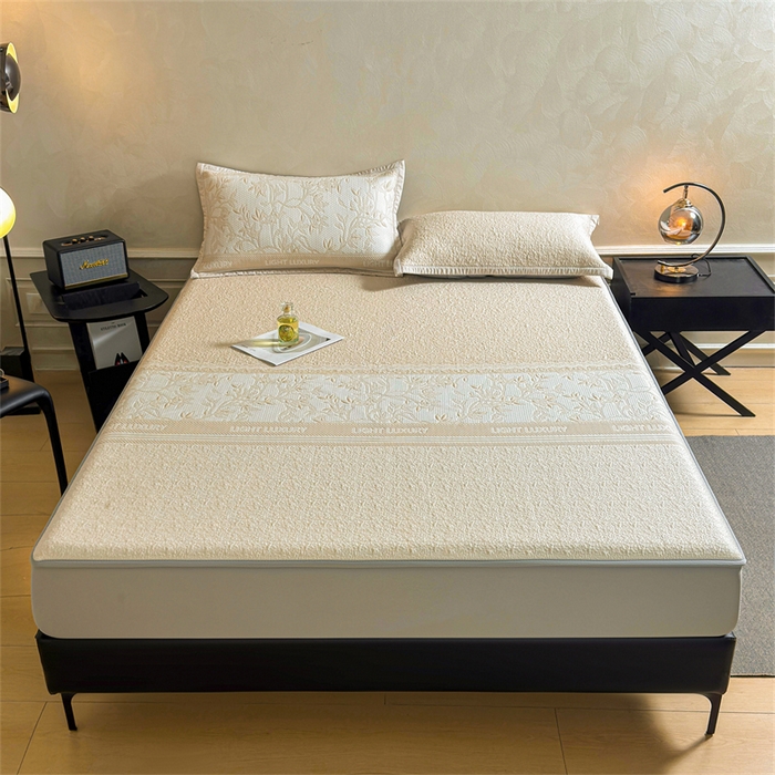 91家纺网 家纺一手货源 找家纺 慕木家纺 2026新款高端复合三明治PE乙纶提花610克冰豆豆凉席欧洛菲系列（提供买家秀） 欧洛菲-卡其床笠款