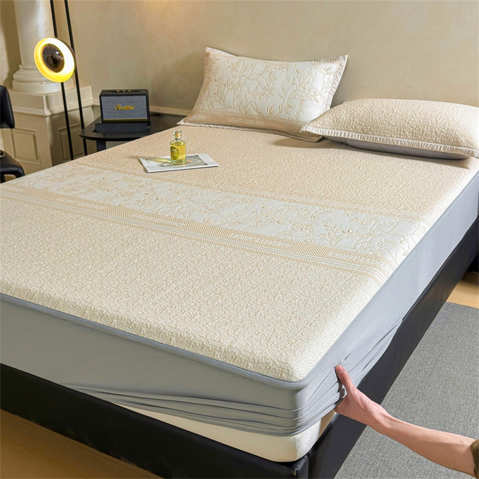 91家纺网 家纺一手货源 找家纺 慕木家纺 2026新款高端复合三明治PE乙纶提花610克冰豆豆凉席欧洛菲系列（提供买家秀） 欧洛菲-卡其床笠款