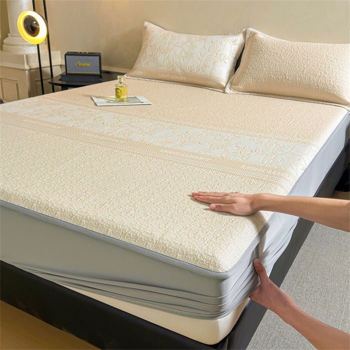 91家纺网 家纺一手货源 找家纺 慕木家纺 2026新款高端复合三明治PE乙纶提花610克冰豆豆凉席欧洛菲系列（提供买家秀） 欧洛菲-卡其床笠款