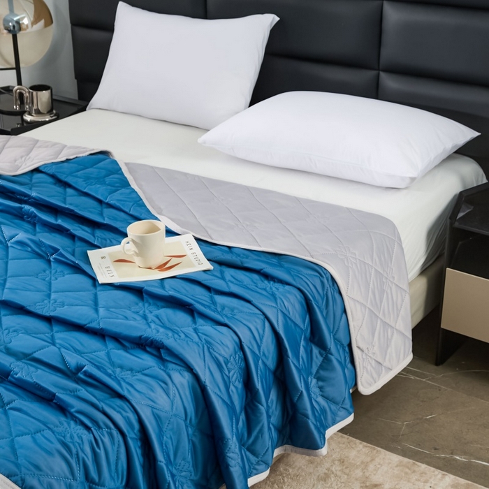 91家纺网 家纺一手货源 找家纺 天之悦家纺 2026跨境外贸可机洗水洗A类夏被冰淇淋凉感丝空调被子被芯夏凉被 深蓝色配灰色（花纹款）