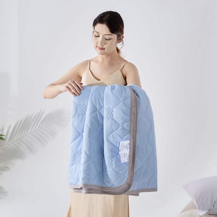 91家纺网 家纺一手货源 找家纺 天之悦家纺 2026跨境外贸可机洗水洗A类夏被冰淇淋凉感丝空调被子被芯夏凉被 天蓝色配灰色（花纹款）