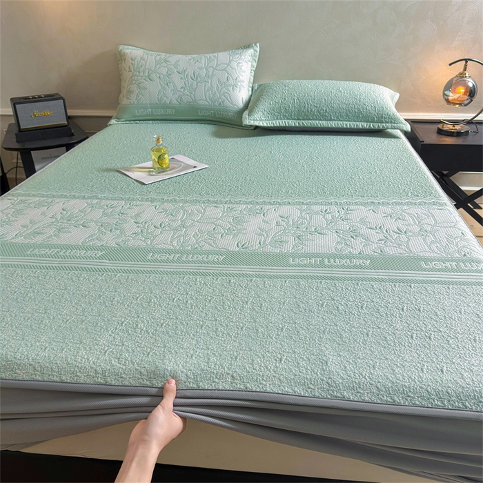 91家纺网 家纺一手货源 找家纺 慕木家纺 2026新款高端复合三明治PE乙纶提花610克冰豆豆凉席欧洛菲系列（提供买家秀） 欧洛菲-绿床笠款