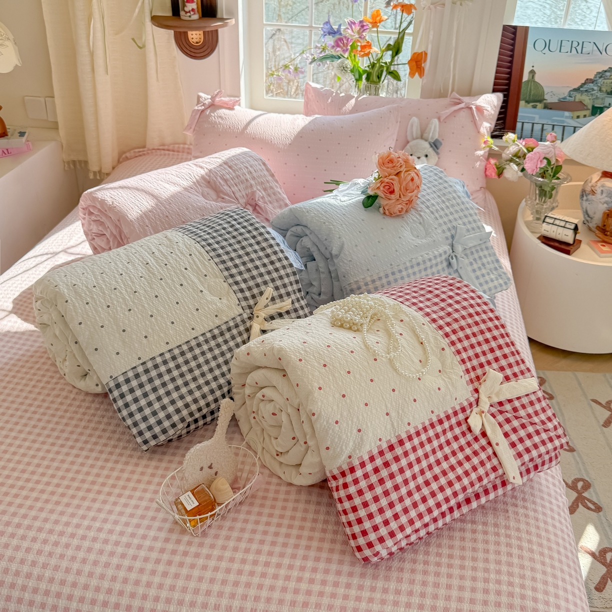 91家纺网 家纺一手货源 找家纺 （总）瑞禾家纺（原阿亮） 2026新款提花泡芙棉拼角蝴蝶结软乎乎的撸猫感单夏被夏被四件套-甜莓气泡