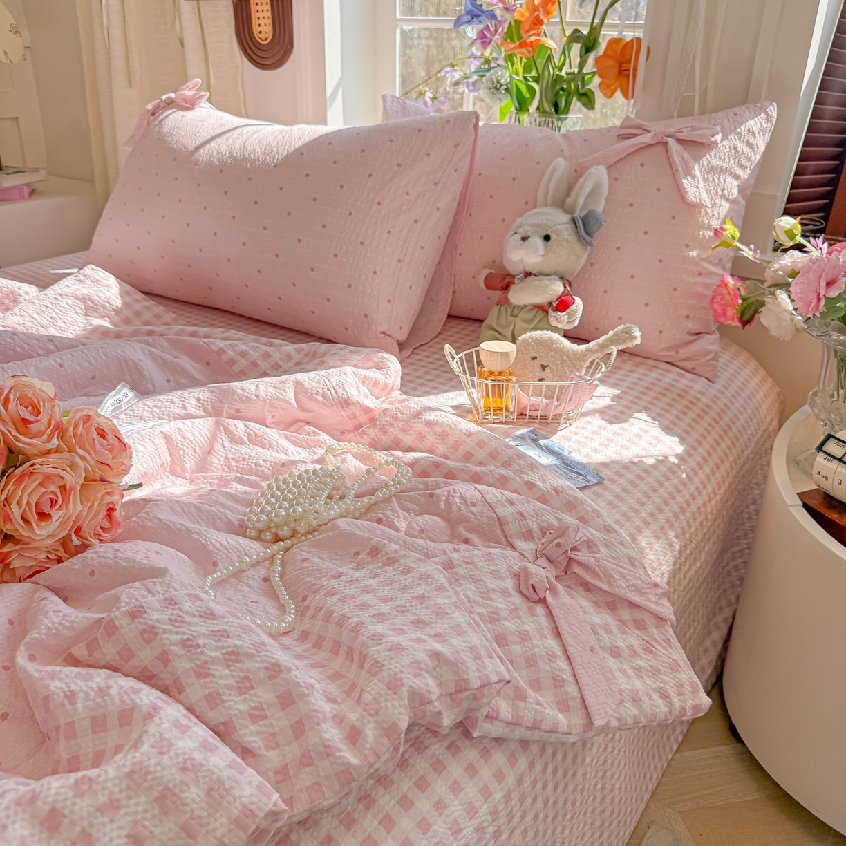 91家纺网 家纺一手货源 找家纺 瑞禾家纺（原阿亮） 2026新款提花泡芙棉拼角蝴蝶结软乎乎的撸猫感单夏被夏被四件套-甜莓气泡 甜莓气泡-奶粉波点