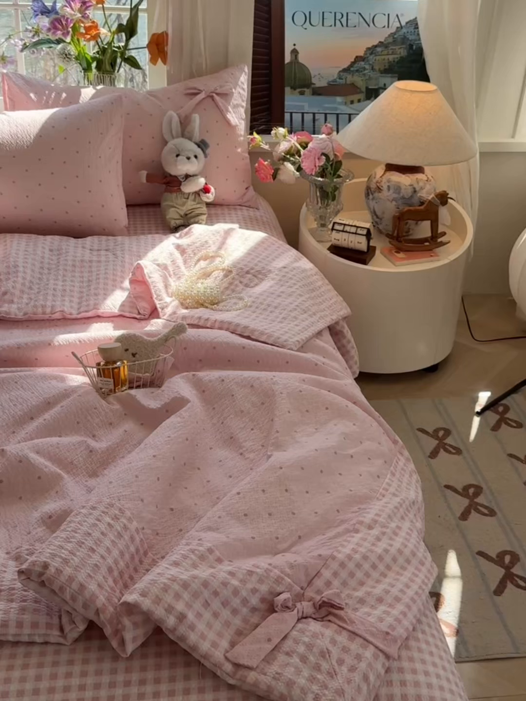 91家纺网 家纺一手货源 找家纺 瑞禾家纺（原阿亮） 2026新款提花泡芙棉拼角蝴蝶结软乎乎的撸猫感单夏被夏被四件套-甜莓气泡 甜莓气泡-奶粉波点