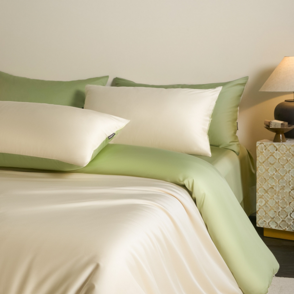 91家纺网 家纺一手货源 找家纺 秀色家纺 2026新款60S进口天丝贡缎新疆长绒棉纯色轻奢四件套 Air-天丝棉-奶白抹茶