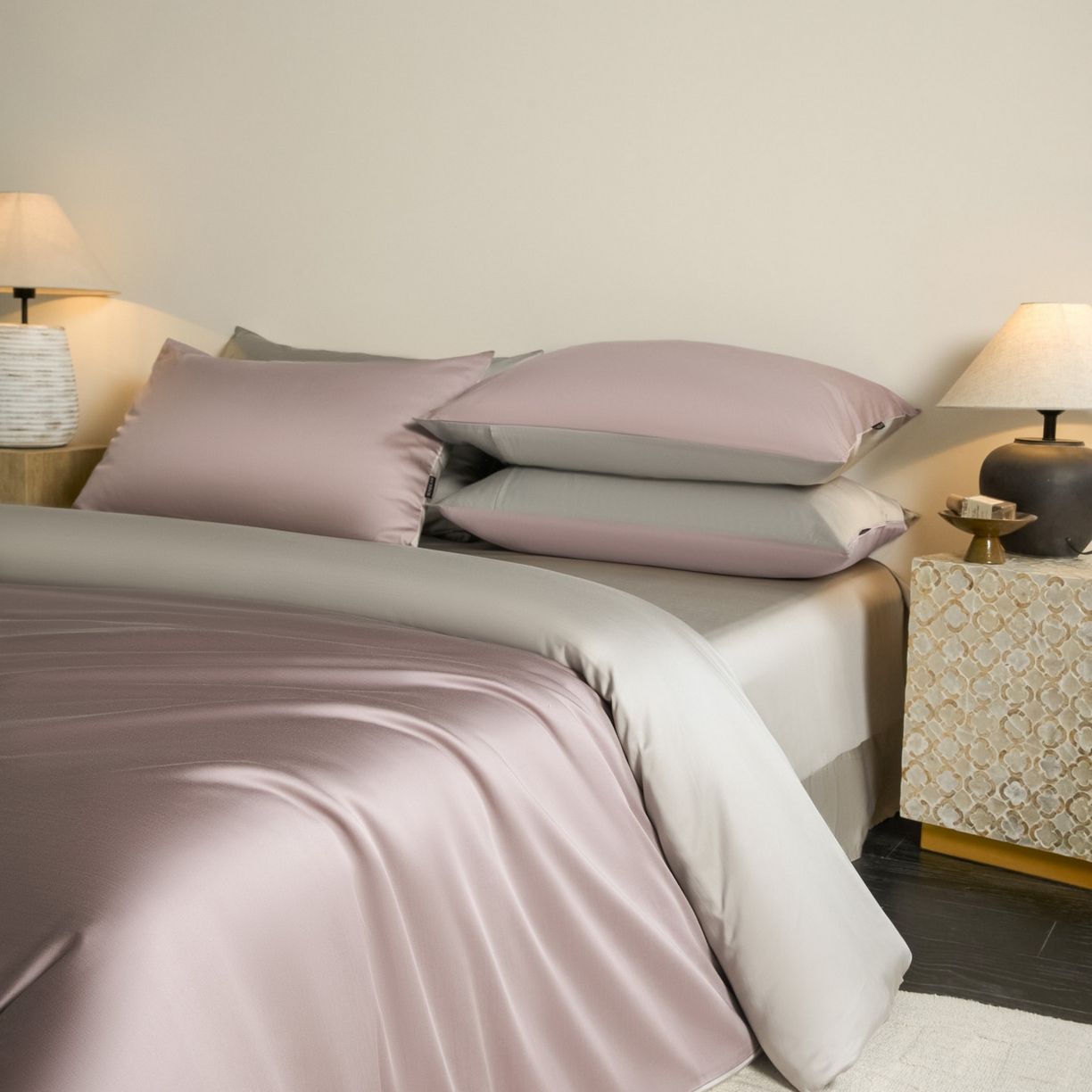 91家纺网 家纺一手货源 找家纺 秀色家纺 2026新款60S进口天丝贡缎新疆长绒棉纯色轻奢四件套 Air-天丝棉-迷雾紫+幻影灰