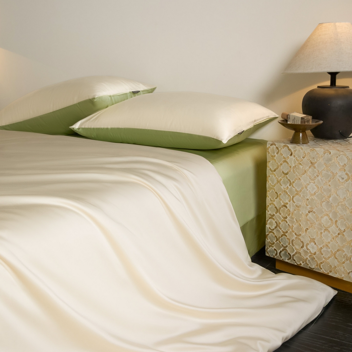 91家纺网 家纺一手货源 找家纺 秀色家纺 2026新款60S进口天丝贡缎新疆长绒棉纯色轻奢四件套 Air-天丝棉-奶白抹茶