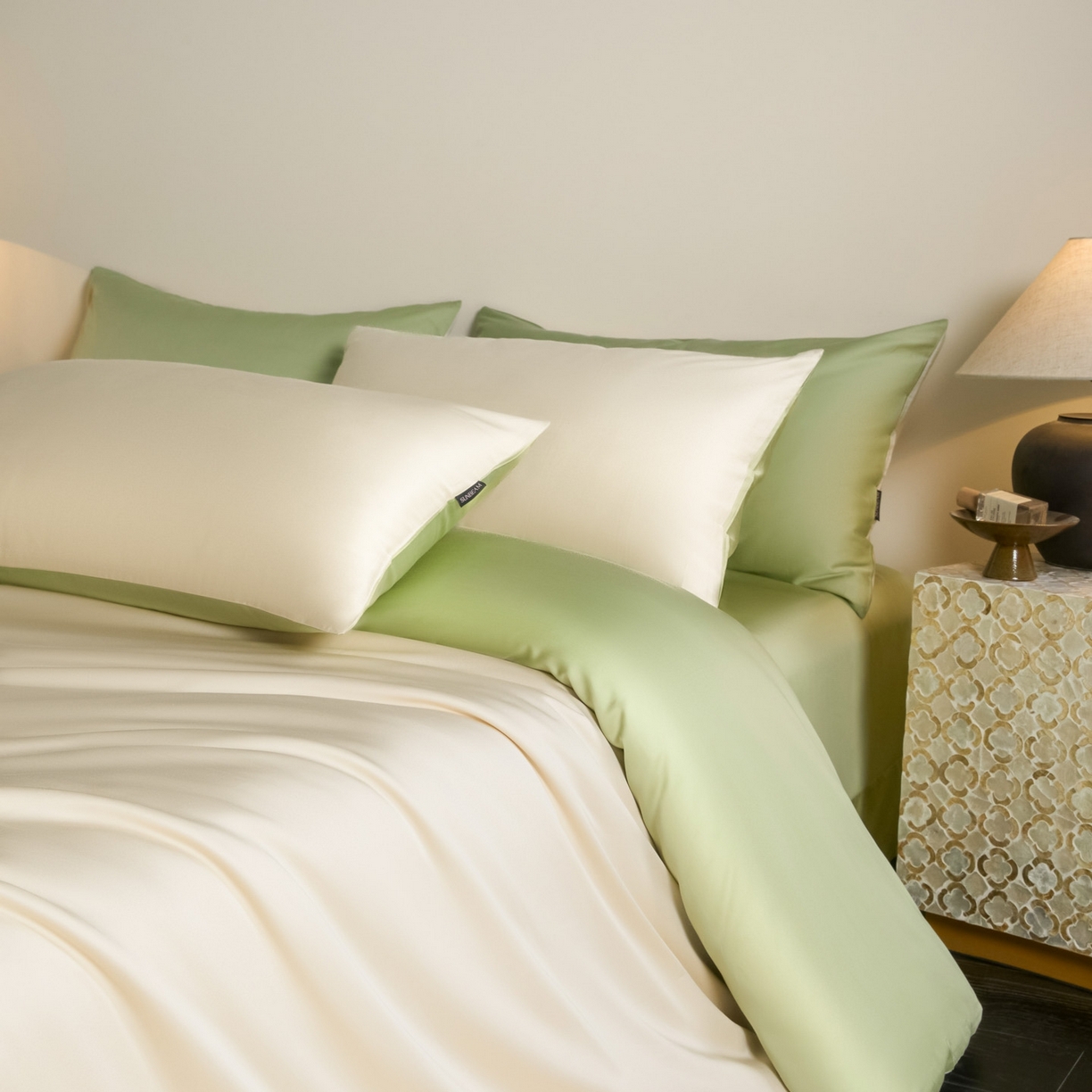 91家纺网 家纺一手货源 找家纺 秀色家纺 2026新款60S进口天丝贡缎新疆长绒棉纯色轻奢四件套 Air-天丝棉-奶白抹茶