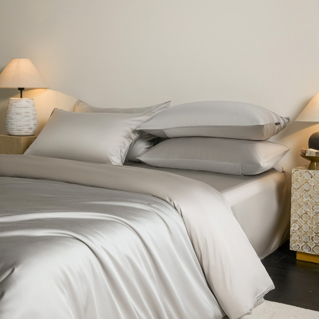 91家纺网 家纺一手货源 找家纺 秀色家纺 2026新款60S进口天丝贡缎新疆长绒棉纯色轻奢四件套 Air-天丝棉-幻影灰+薄雾灰