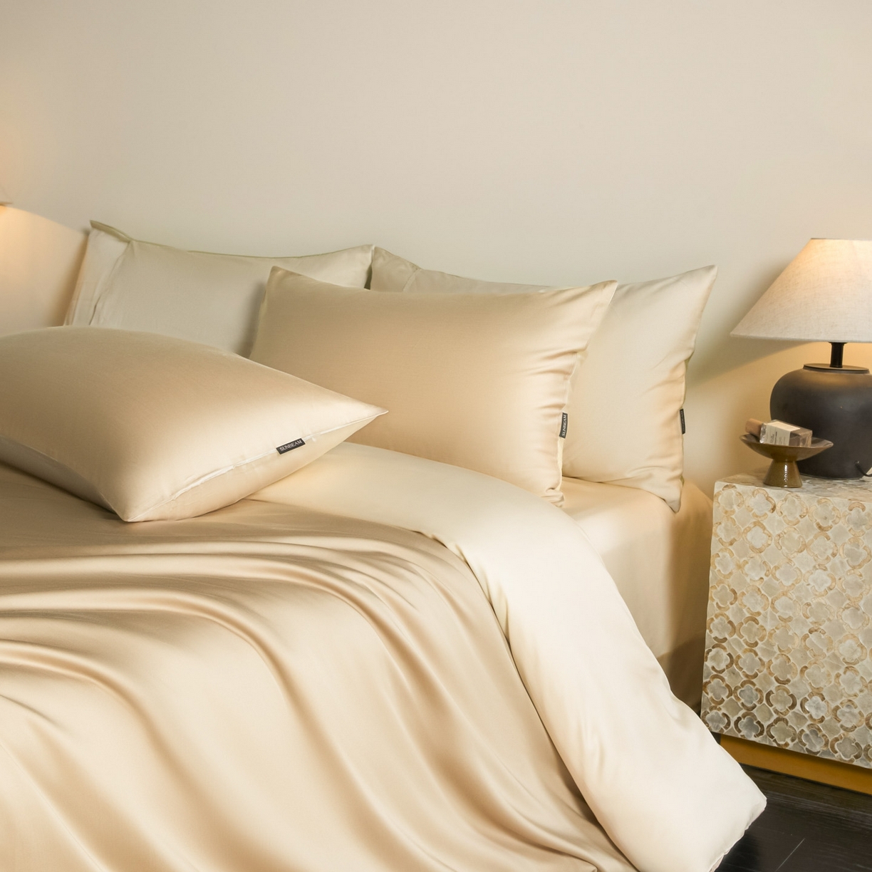 91家纺网 家纺一手货源 找家纺 秀色家纺 2026新款60S进口天丝贡缎新疆长绒棉纯色轻奢四件套 Air-天丝棉-温柔奶咖