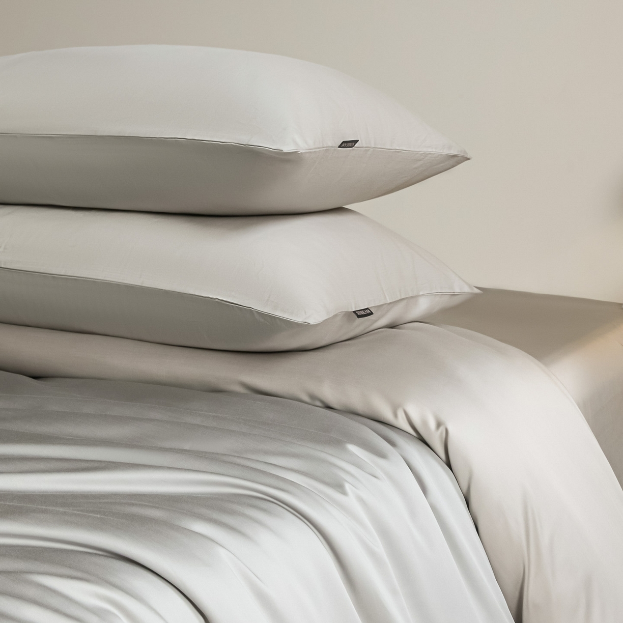 91家纺网 家纺一手货源 找家纺 秀色家纺 2026新款60S进口天丝贡缎新疆长绒棉纯色轻奢四件套 Air-天丝棉-幻影灰+薄雾灰