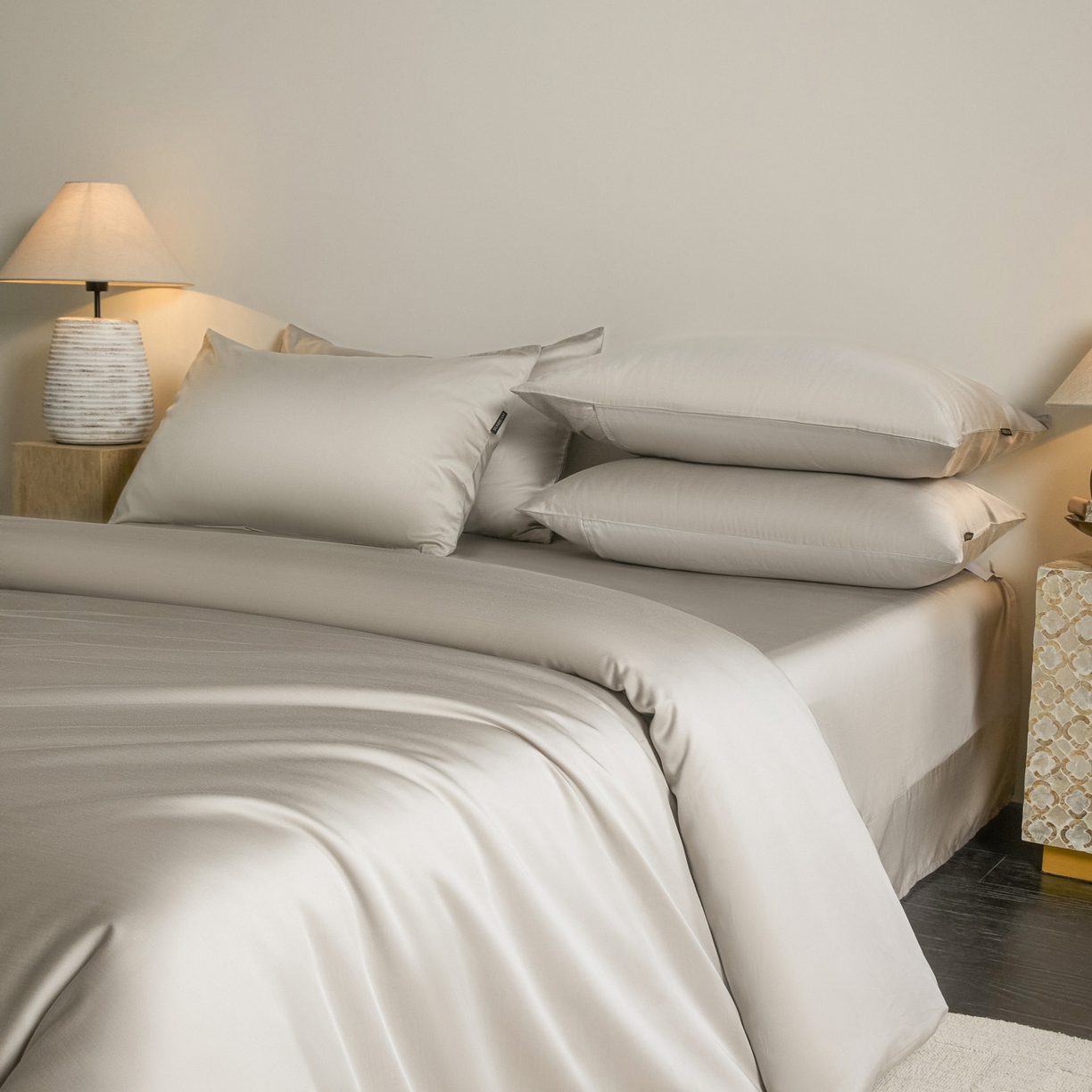 91家纺网 家纺一手货源 找家纺 秀色家纺 2026新款60S进口天丝贡缎新疆长绒棉纯色轻奢四件套 Air-天丝棉-幻影灰