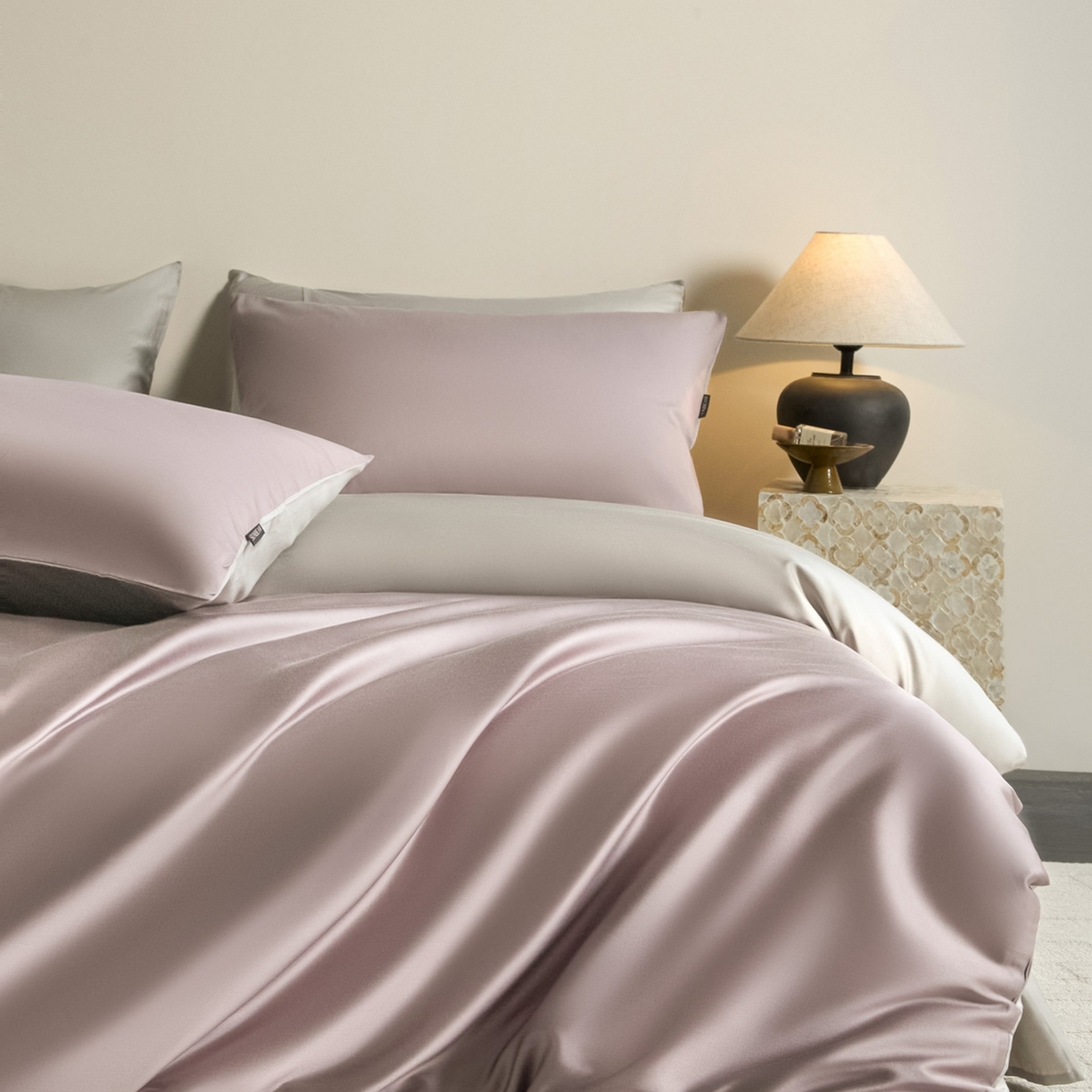 91家纺网 家纺一手货源 找家纺 秀色家纺 2026新款60S进口天丝贡缎新疆长绒棉纯色轻奢四件套 Air-天丝棉-迷雾紫+幻影灰