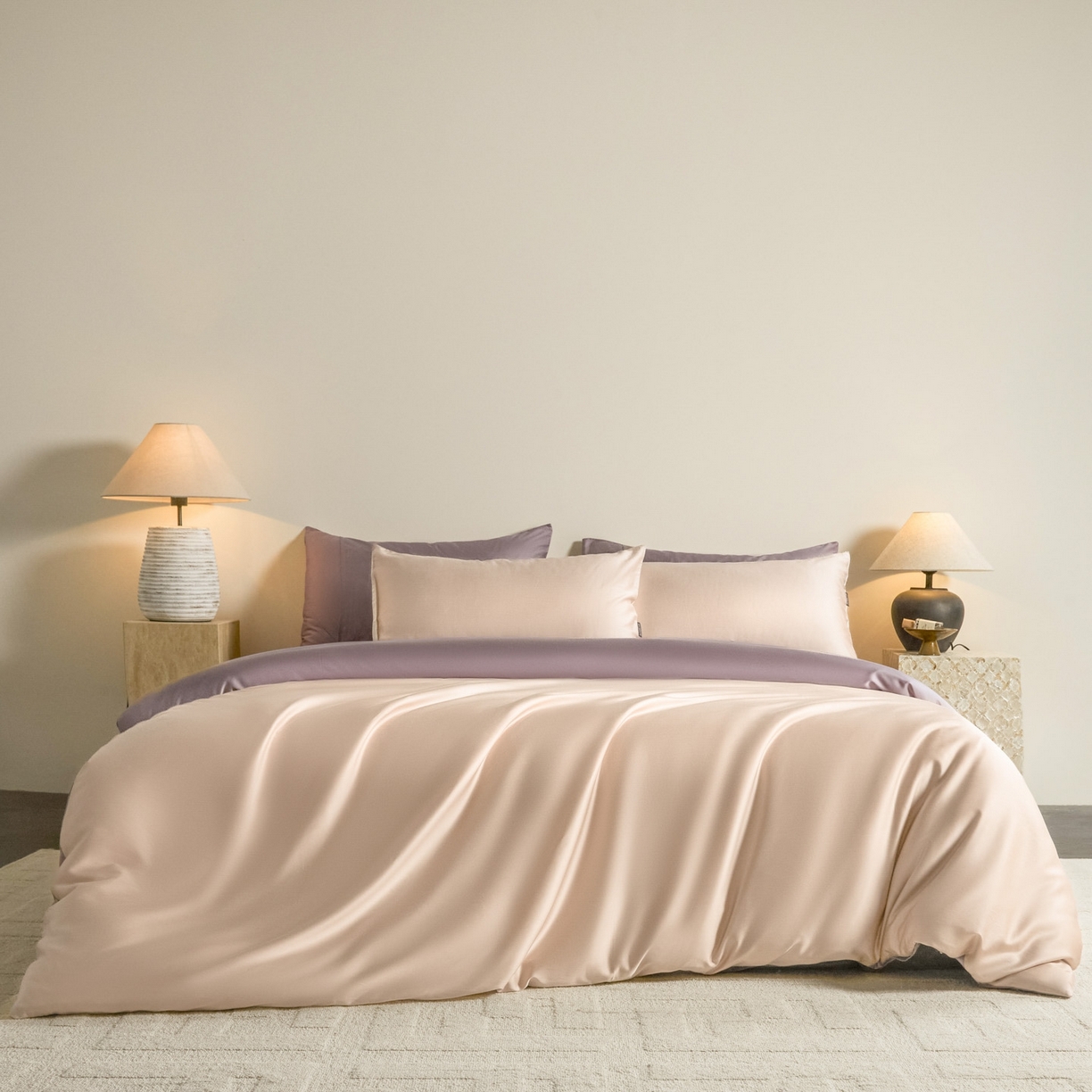 91家纺网 家纺一手货源 找家纺 秀色家纺 2026新款60S进口天丝贡缎新疆长绒棉纯色轻奢四件套 Air-天丝棉-桃灰粉+迷雾紫