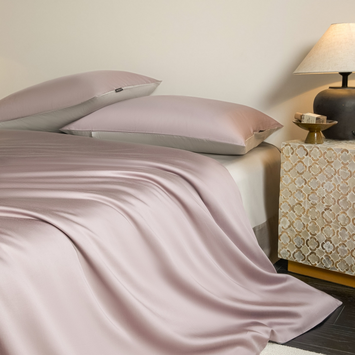 91家纺网 家纺一手货源 找家纺 秀色家纺 2026新款60S进口天丝贡缎新疆长绒棉纯色轻奢四件套 Air-天丝棉-迷雾紫+幻影灰