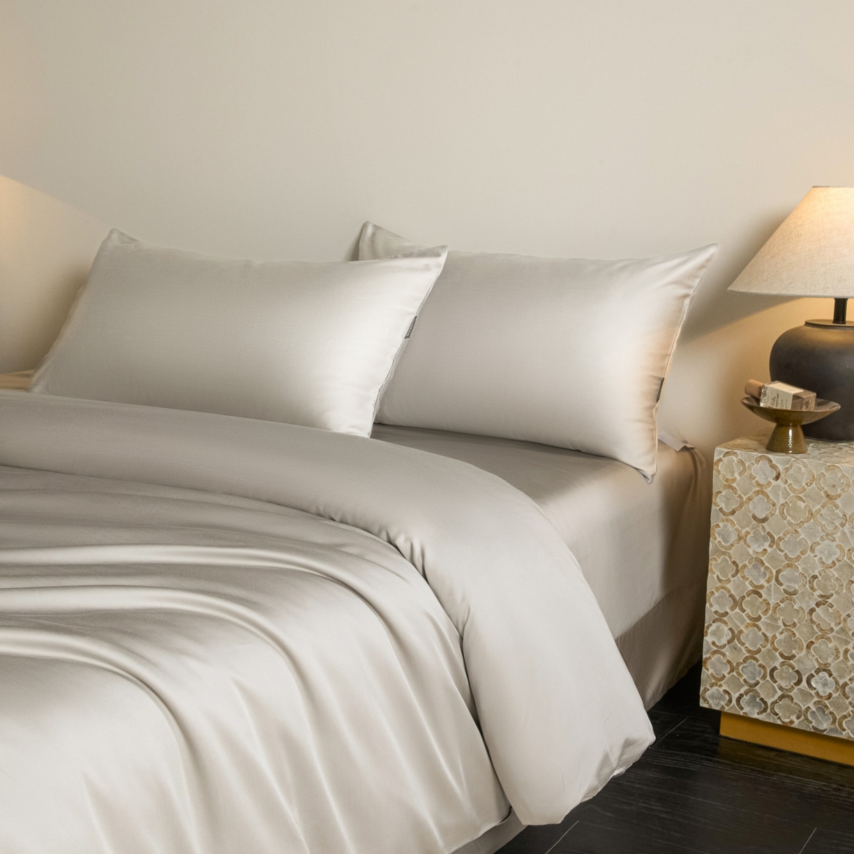 91家纺网 家纺一手货源 找家纺 秀色家纺 2026新款60S进口天丝贡缎新疆长绒棉纯色轻奢四件套 Air-天丝棉-幻影灰