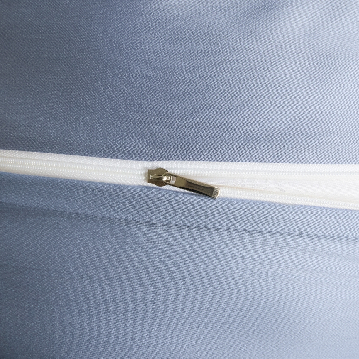 91家纺网 家纺一手货源 找家纺 秀色家纺 2026新款60S进口天丝贡缎新疆长绒棉纯色轻奢四件套 Air-天丝棉-星雾蓝