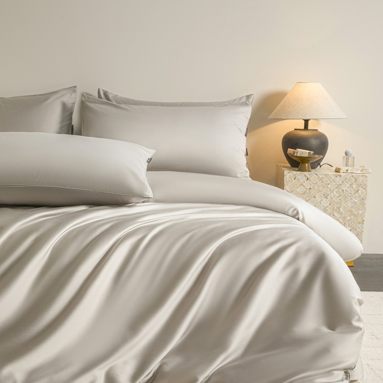 91家纺网 家纺一手货源 找家纺 秀色家纺 2026新款60S进口天丝贡缎新疆长绒棉纯色轻奢四件套 Air-天丝棉-幻影灰