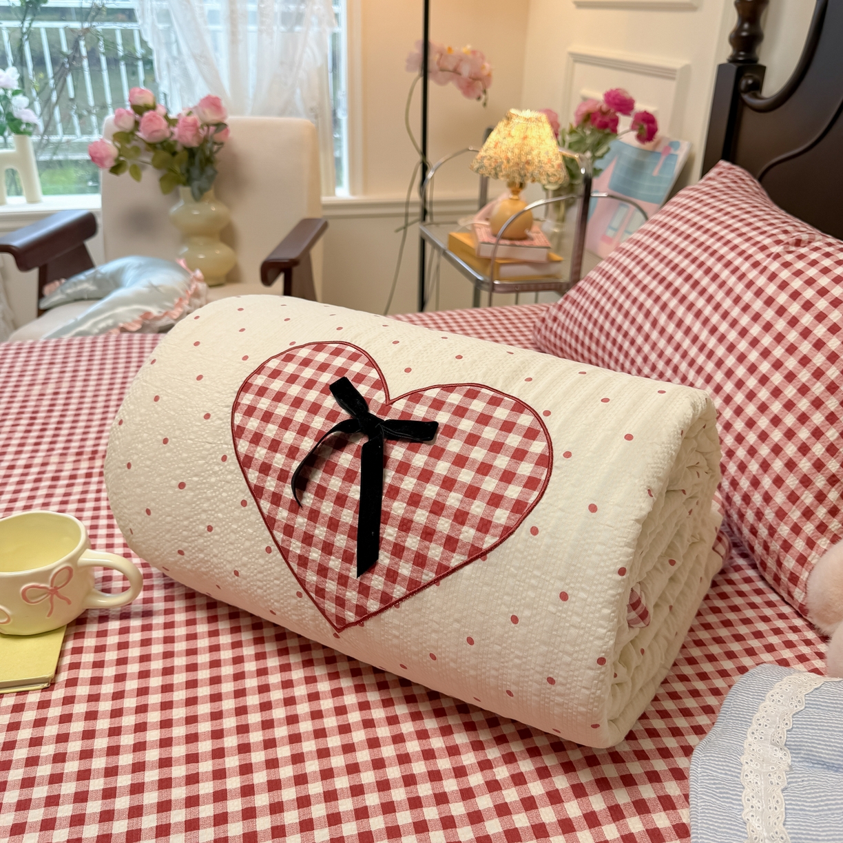 91家纺网 家纺一手货源 找家纺 （总）瑞禾家纺（原阿亮） 2026新款春夏新款提花泡芙棉贴布绣手包边单夏被夏被四件套-丘比特的爱恋