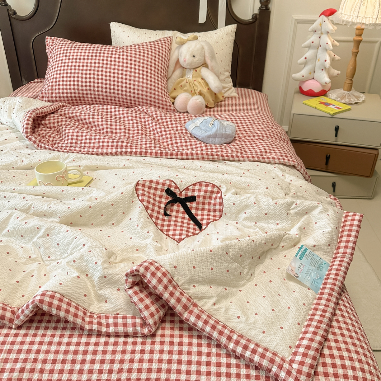 91家纺网 家纺一手货源 找家纺 （总）瑞禾家纺（原阿亮） 2026新款春夏新款提花泡芙棉贴布绣手包边单夏被夏被四件套-丘比特的爱恋