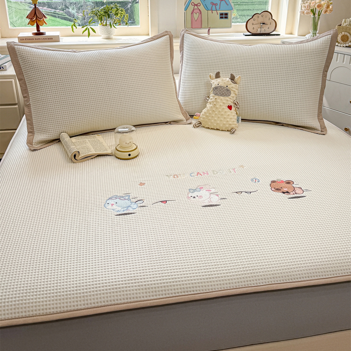 91家纺网 家纺一手货源 找家纺 （总）源舍家纺 2026新款乙纶PE国标凉席华夫格卡通刺绣可机洗凉感值0.23床笠款