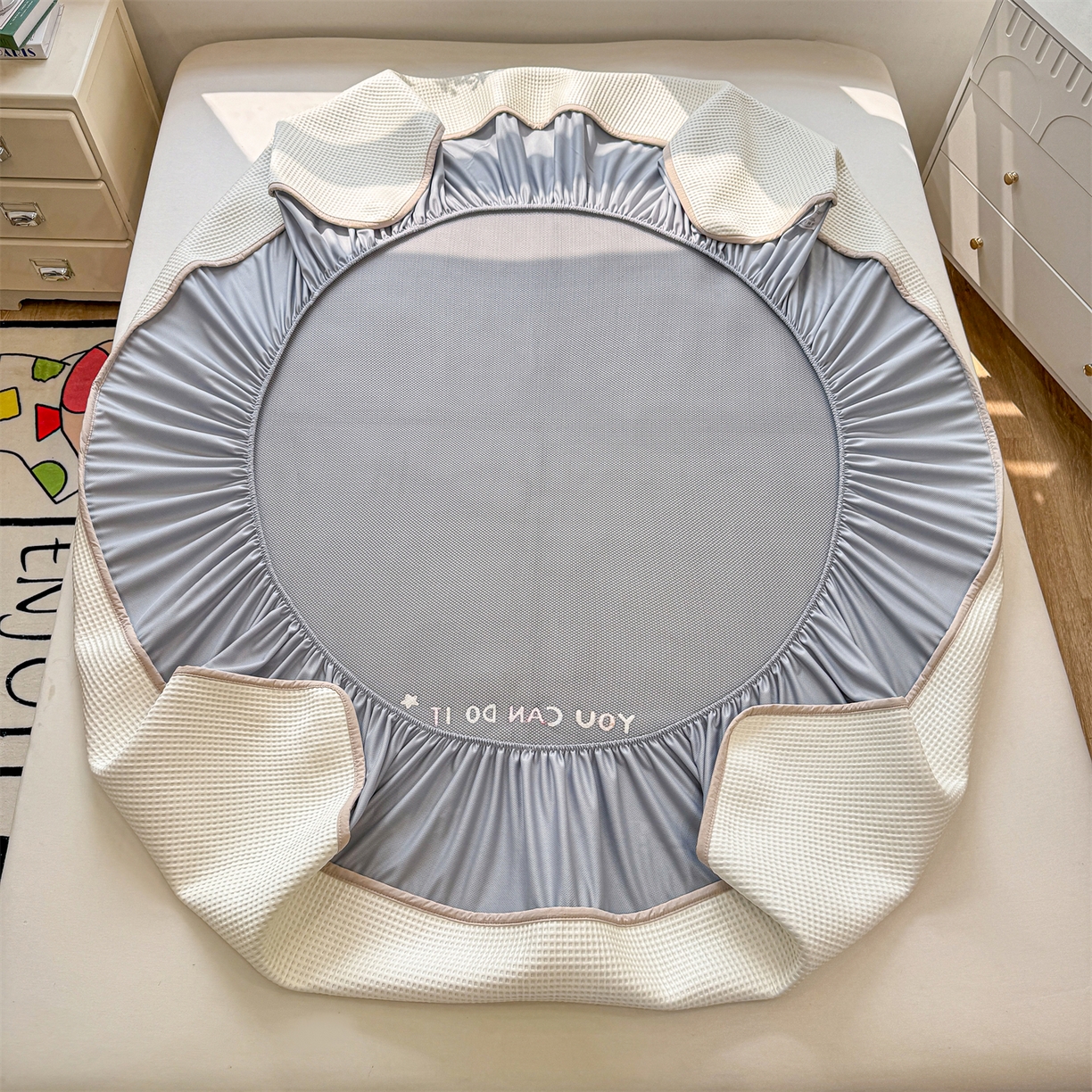 91家纺网 家纺一手货源 找家纺 （总）源舍家纺 2026新款乙纶PE国标凉席华夫格卡通刺绣可机洗凉感值0.23床笠款