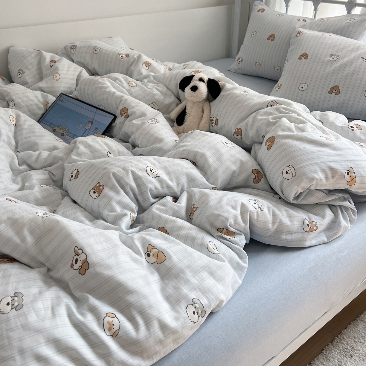 91家纺网 家纺一手货源 找家纺 早晨家纺 2026新款INS博主风卡通A类全棉纯棉双层纱四件套 奶狗日记-蓝