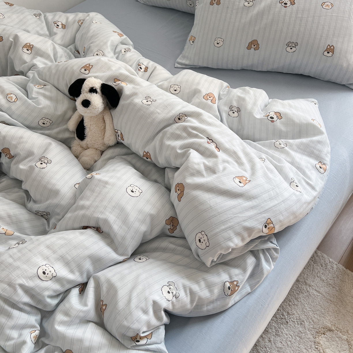 91家纺网 家纺一手货源 找家纺 早晨家纺 2026新款INS博主风卡通A类全棉纯棉双层纱四件套 奶狗日记-蓝