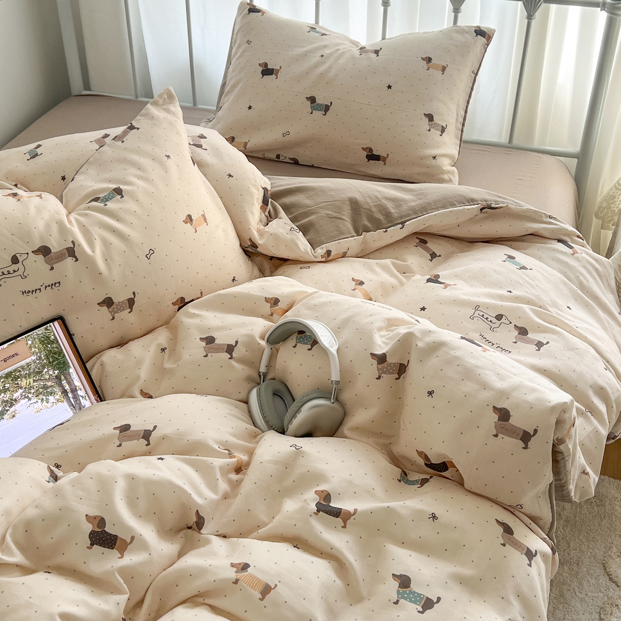 91家纺网 家纺一手货源 找家纺 早晨家纺 2026新款INS博主风卡通A类全棉纯棉双层纱四件套 腊肠狗