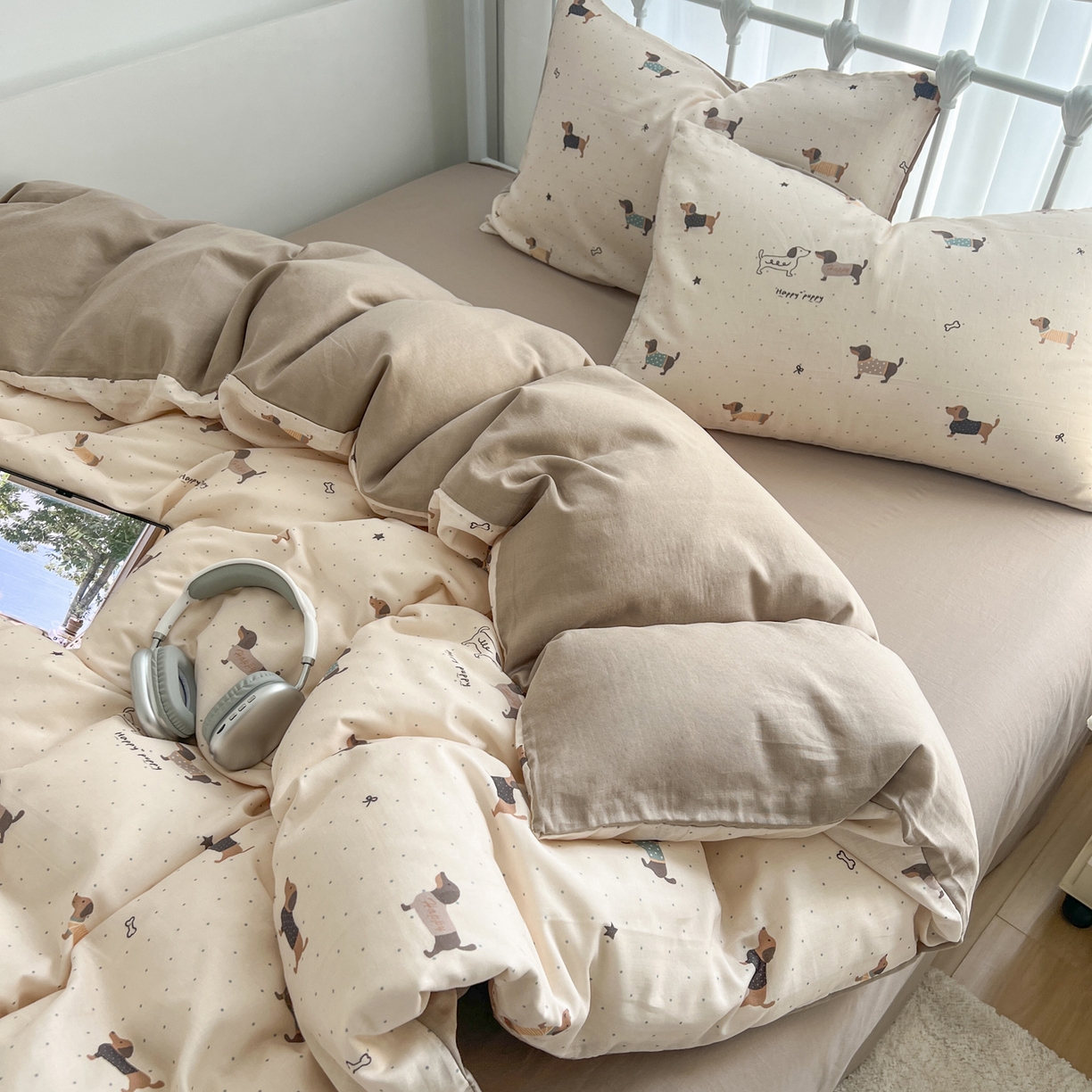 91家纺网 家纺一手货源 找家纺 早晨家纺 2026新款INS博主风卡通A类全棉纯棉双层纱四件套 腊肠狗