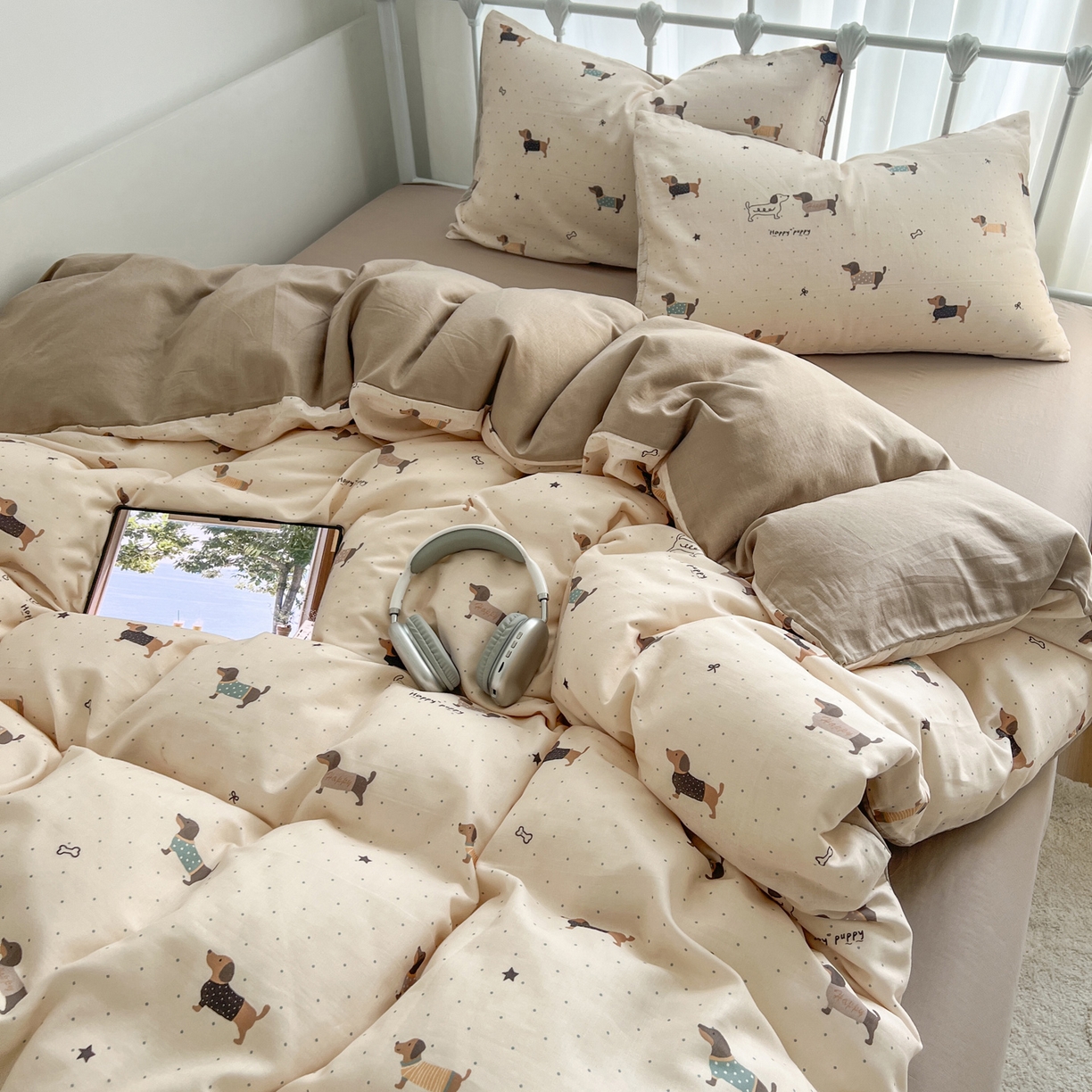 91家纺网 家纺一手货源 找家纺 早晨家纺 2026新款INS博主风卡通A类全棉纯棉双层纱四件套 腊肠狗