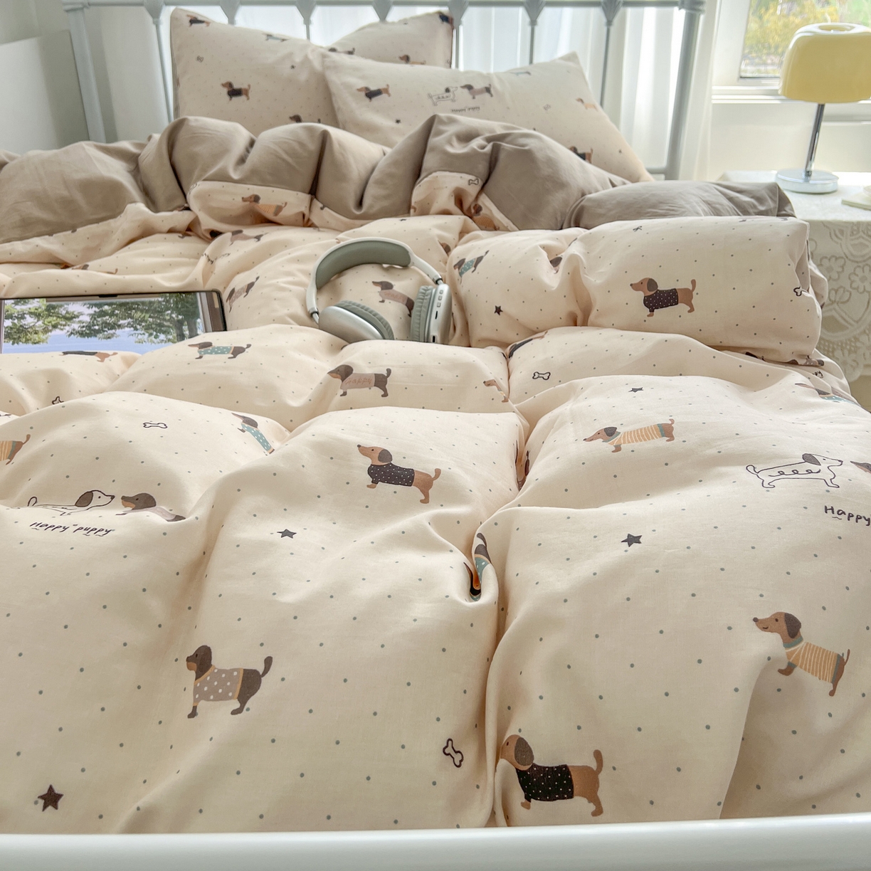 91家纺网 家纺一手货源 找家纺 早晨家纺 2026新款INS博主风卡通A类全棉纯棉双层纱四件套 腊肠狗