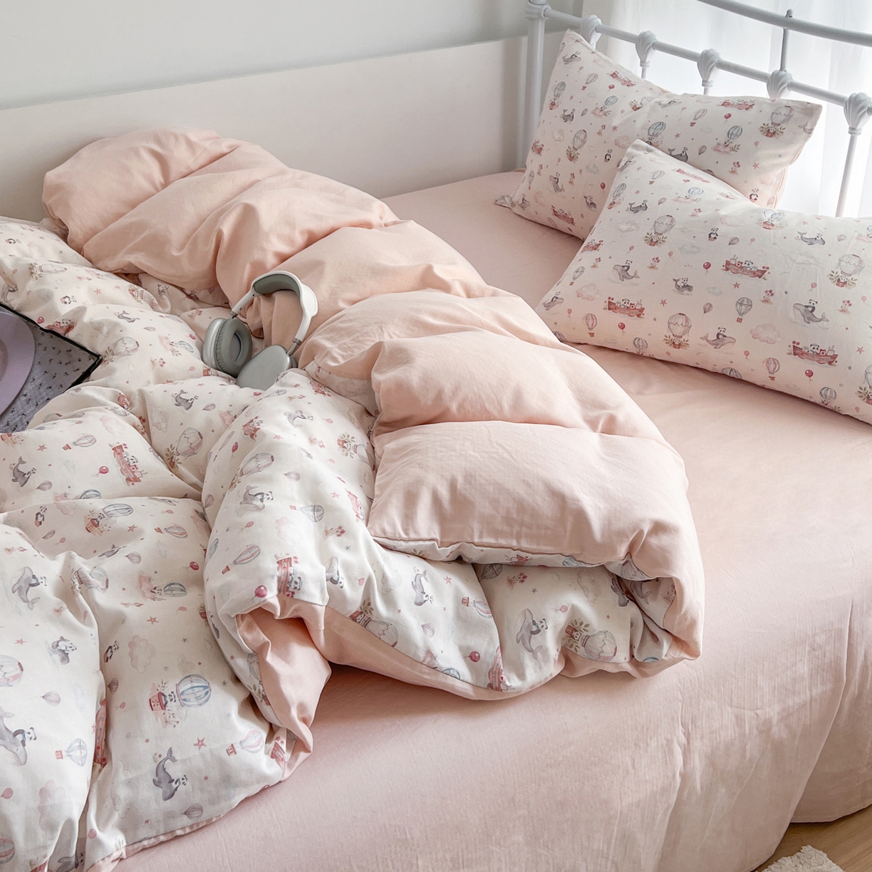 91家纺网 家纺一手货源 找家纺 早晨家纺 2026新款INS博主风卡通A类全棉纯棉双层纱四件套 气球城堡