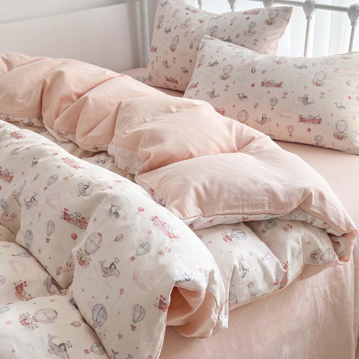 91家纺网 家纺一手货源 找家纺 早晨家纺 2026新款INS博主风卡通A类全棉纯棉双层纱四件套 气球城堡