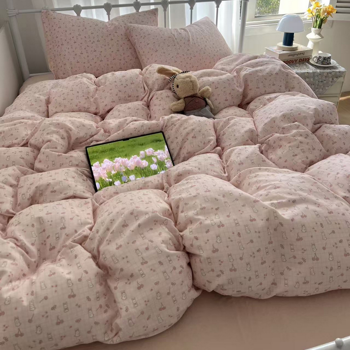 91家纺网 家纺一手货源 找家纺 早晨家纺 2026新款INS博主风卡通A类全棉纯棉双层纱四件套 樱桃小兔