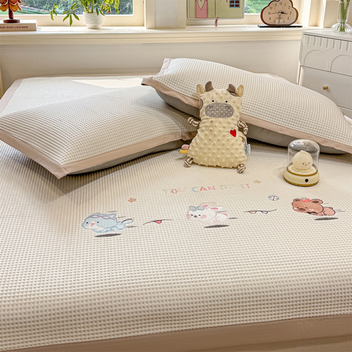 91家纺网 家纺一手货源 找家纺 （总）源舍家纺 2026新款乙纶PE国标凉席华夫格卡通刺绣可机洗凉感值0.23凉席款