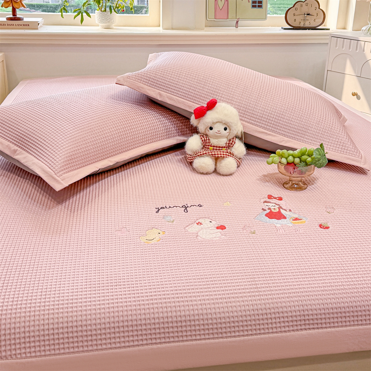 91家纺网 家纺一手货源 找家纺 （总）源舍家纺 2026新款乙纶PE国标凉席华夫格卡通刺绣可机洗凉感值0.23凉席款